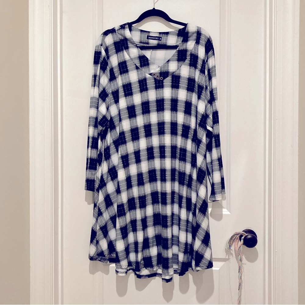 Black & White Shirt - Picture 1 of 4